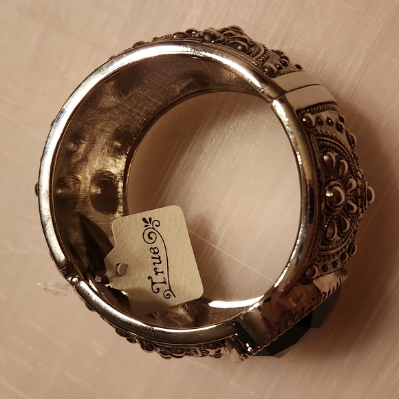 Set of 3 Chunky Statement Bracelets - Picture 2 of 10